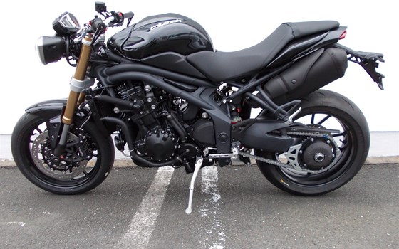 Umgebautes Motorrad Triumph Speed Triple 1050 von Motorrad Reinhardt GmbH - Bild 3 Umgebautes Motorrad Triumph Speed Triple 1050 von Motorrad Reinhardt GmbH - Bild 3