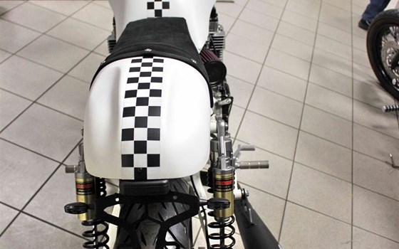 Umgebautes Motorrad Honda CB 750 Sevenfifty von Auto-und Motorradhaus Bürstadt GmbH - Bild 5 Umgebautes Motorrad Honda CB 750 Sevenfifty von Auto-und Motorradhaus Bürstadt GmbH - Bild 5