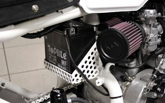 Umgebautes Motorrad Honda CB 750 Sevenfifty von Auto-und Motorradhaus Bürstadt GmbH - Bild 8 Umgebautes Motorrad Honda CB 750 Sevenfifty von Auto-und Motorradhaus Bürstadt GmbH - Bild 8