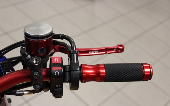 Umgebautes Motorrad Honda CB 1000 R von Auto-und Motorradhaus Bürstadt GmbH - Bild 8 Umgebautes Motorrad Honda CB 1000 R von Auto-und Motorradhaus Bürstadt GmbH - Bild 8