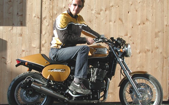 Umgebautes Motorrad Triumph Thunderbird von Jürgen Schnaller, Motorräder-Zubehör - Bild 4 Umgebautes Motorrad Triumph Thunderbird von Jürgen Schnaller, Motorräder-Zubehör - Bild 4