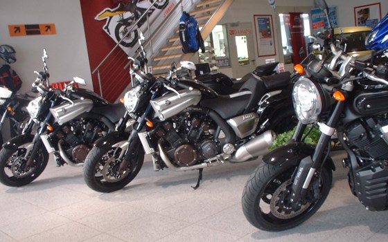 Umgebautes Motorrad Yamaha V-MAX von MOTO-VÖLKL - Völkl GmbH - Bild 2 Umgebautes Motorrad Yamaha V-MAX von MOTO-VÖLKL - Völkl GmbH - Bild 2