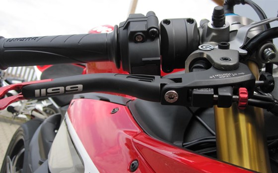 Umgebautes Motorrad Ducati 1199 Panigale S Tricolore von Schilling IM Racing GmbH & Co. KG - Bild 4 Umgebautes Motorrad Ducati 1199 Panigale S Tricolore von Schilling IM Racing GmbH & Co. KG - Bild 4