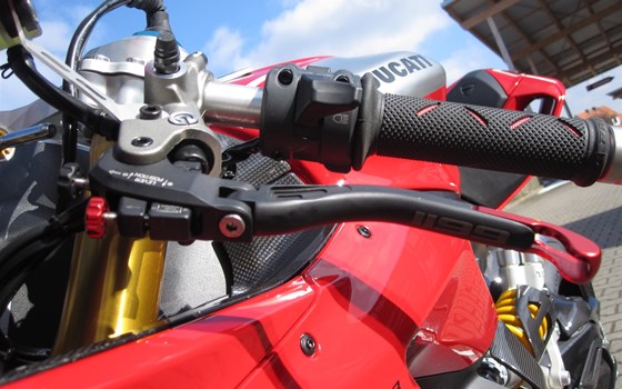 Umgebautes Motorrad Ducati 1199 Panigale R von Schilling IM Racing GmbH & Co. KG - Bild 10 Umgebautes Motorrad Ducati 1199 Panigale R von Schilling IM Racing GmbH & Co. KG - Bild 10