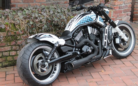 Umgebautes Motorrad Harley-Davidson Night Rod Special VRSCDX von X-Trem Custombikes - Bild 13 Umgebautes Motorrad Harley-Davidson Night Rod Special VRSCDX von X-Trem Custombikes - Bild 13