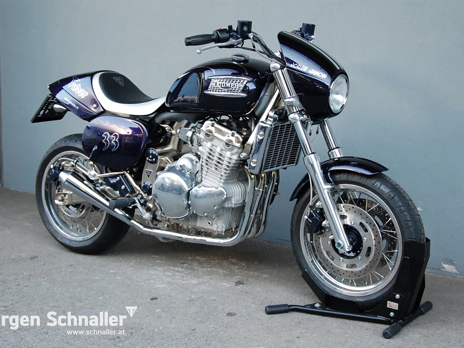 Umbgebautes Motorrad Triumph Thunderbird Sport Bild 3: Umbgebautes Motorrad Triumph Thunderbird Sport