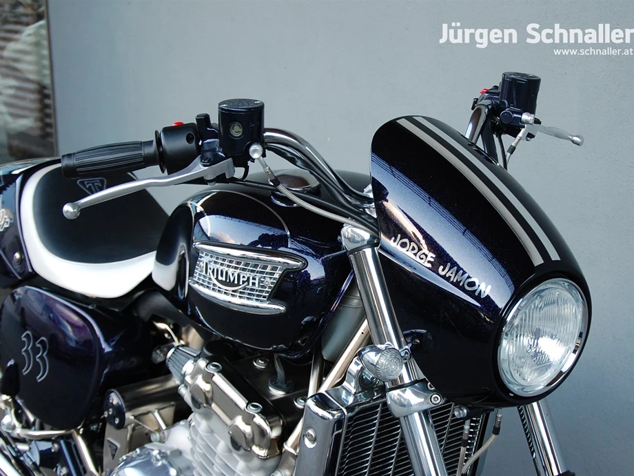 Umbgebautes Motorrad Triumph Thunderbird Sport Bild 5: Umbgebautes Motorrad Triumph Thunderbird Sport