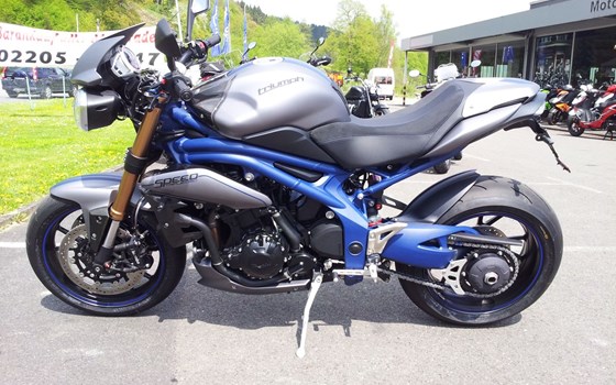 Umgebautes Motorrad Triumph Speed Triple 1050 von Motorradhaus Löhmer GmbH - Bild 5 Umgebautes Motorrad Triumph Speed Triple 1050 von Motorradhaus Löhmer GmbH - Bild 5