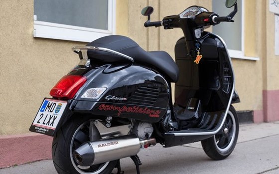 Umgebautes Motorrad Vespa GTS 300 i.e. von Jahelka Zweirad GmbH - Bild 2 Umgebautes Motorrad Vespa GTS 300 i.e. von Jahelka Zweirad GmbH - Bild 2