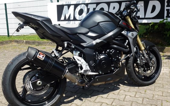 Umgebautes Motorrad Suzuki GSR 750 von Motorrad-Technik-Hamburg - Bild 1 Umgebautes Motorrad Suzuki GSR 750 von Motorrad-Technik-Hamburg - Bild 1