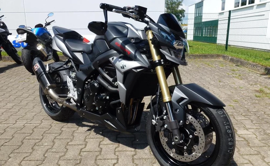 Umbgebautes Motorrad Suzuki GSR 750 Bild 3: Umbgebautes Motorrad Suzuki GSR 750