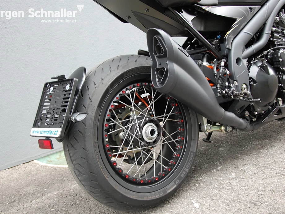 Umbgebautes Motorrad Triumph Speed Triple 1050 Bild 9: Umbgebautes Motorrad Triumph Speed Triple 1050