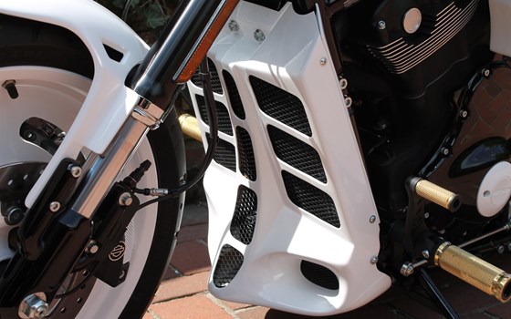 Umgebautes Motorrad Harley-Davidson Night Rod Special VRSCDX von X-Trem Custombikes - Bild 16 Umgebautes Motorrad Harley-Davidson Night Rod Special VRSCDX von X-Trem Custombikes - Bild 16