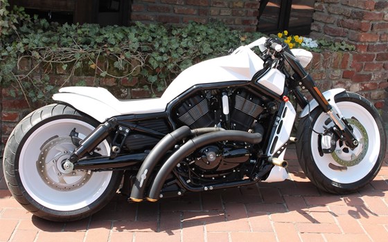 Umgebautes Motorrad Harley-Davidson Night Rod Special VRSCDX von X-Trem Custombikes - Bild 17 Umgebautes Motorrad Harley-Davidson Night Rod Special VRSCDX von X-Trem Custombikes - Bild 17