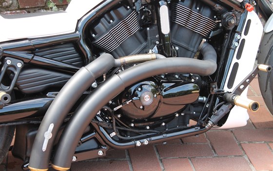 Umgebautes Motorrad Harley-Davidson Night Rod Special VRSCDX von X-Trem Custombikes - Bild 21 Umgebautes Motorrad Harley-Davidson Night Rod Special VRSCDX von X-Trem Custombikes - Bild 21