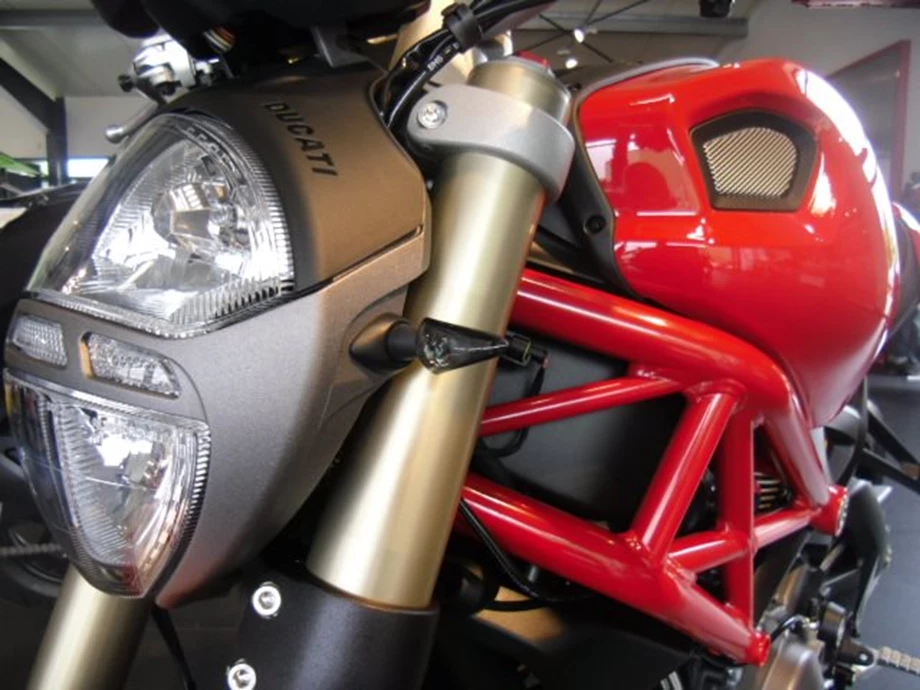 Umbgebautes Motorrad Ducati Monster 1100 Evo Bild 10: Umbgebautes Motorrad Ducati Monster 1100 Evo