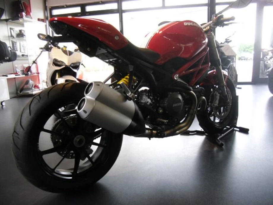 Umbgebautes Motorrad Ducati Monster 1100 Evo Bild 6: Umbgebautes Motorrad Ducati Monster 1100 Evo