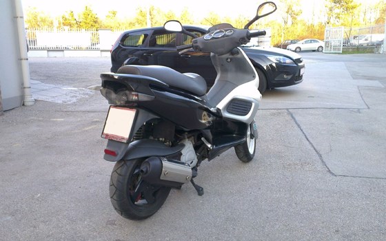 Umgebautes Motorrad Gilera Runner 125 FX von Chumi - Bild 4 Umgebautes Motorrad Gilera Runner 125 FX von Chumi - Bild 4