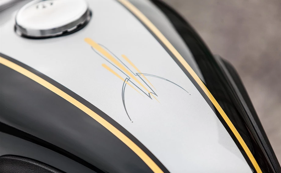 Umbgebautes Motorrad Kawasaki W800 Bild 3: Umbgebautes Motorrad Kawasaki W800