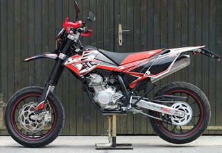 Beta RR Motard 125 4T LC Beta RR Motard 125 4T LC