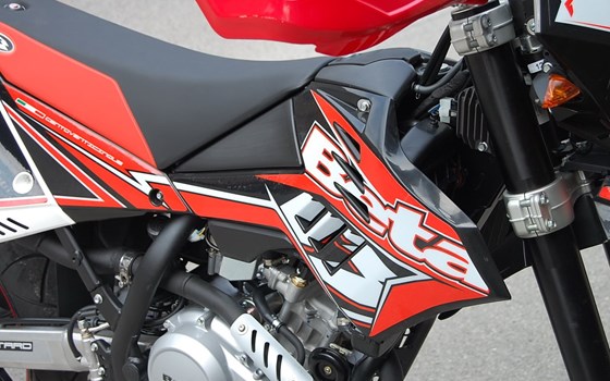 Umgebautes Motorrad Beta RR Motard 125 4T LC von HK-Technik Kemeter OG - Bild 7 Umgebautes Motorrad Beta RR Motard 125 4T LC von HK-Technik Kemeter OG - Bild 7