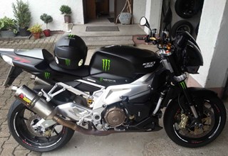 Aprilia RSV 1000 Tuono R