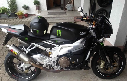 Aprilia RSV 1000 Tuono R Custom Bike Aprilia RSV 1000 Tuono R Custom Bike