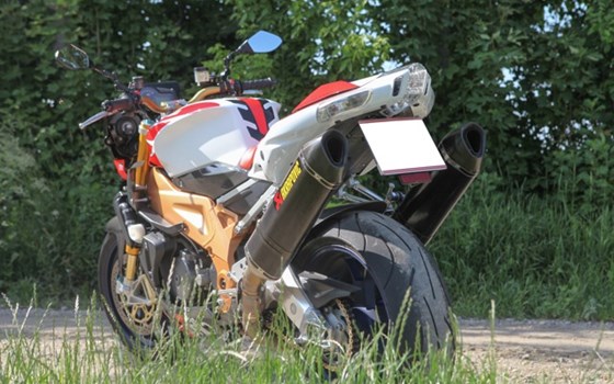 Umgebautes Motorrad Aprilia RSV 1000 Tuono Factory von incu - Bild 1 Umgebautes Motorrad Aprilia RSV 1000 Tuono Factory von incu - Bild 1