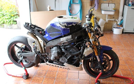 Umgebautes Motorrad Yamaha R1 von huz85 - Bild 1