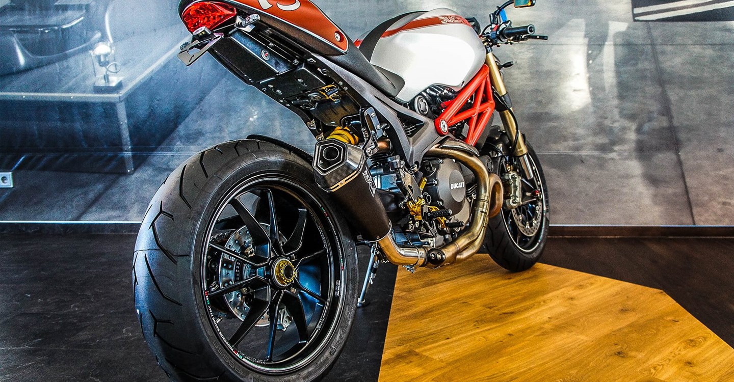 Customized motorcycle Ducati Monster 1100 Evo