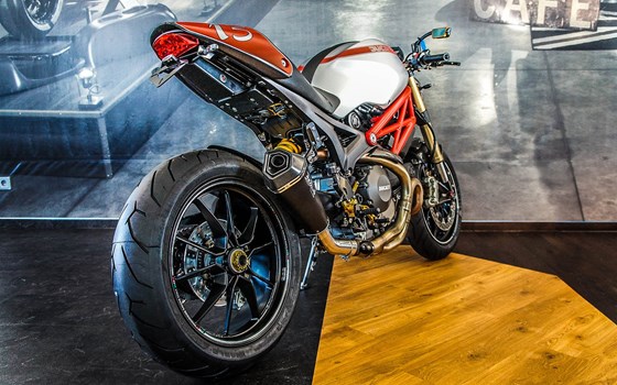 Umgebautes Motorrad Ducati Monster 1100 Evo von Zweiradparadies Denk GmbH & Co. KG - Bild 1 Umgebautes Motorrad Ducati Monster 1100 Evo von Zweiradparadies Denk GmbH & Co. KG - Bild 1