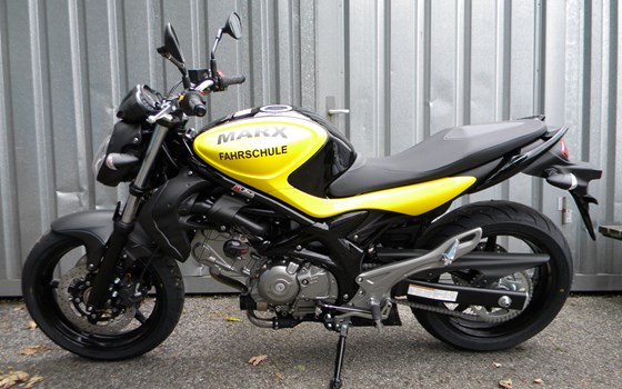 Umgebautes Motorrad Suzuki SFV 650 Gladius von Mansour Motorradtechnik - Bild 1 Umgebautes Motorrad Suzuki SFV 650 Gladius von Mansour Motorradtechnik - Bild 1