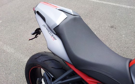 Umgebautes Motorrad Triumph Street Triple 675 R von Motorradhaus Löhmer GmbH - Bild 7 Umgebautes Motorrad Triumph Street Triple 675 R von Motorradhaus Löhmer GmbH - Bild 7