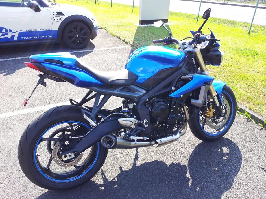 Umbgebautes Motorrad Triumph Street Triple Bild 3: Umbgebautes Motorrad Triumph Street Triple