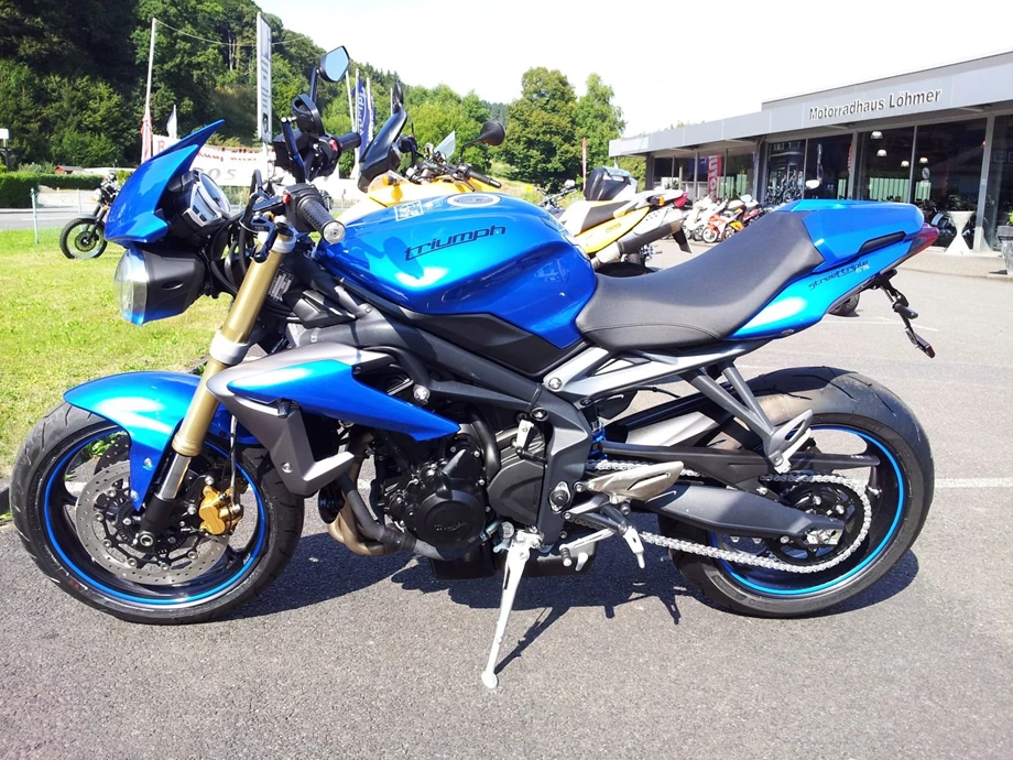 Umbgebautes Motorrad Triumph Street Triple Bild 5: Umbgebautes Motorrad Triumph Street Triple