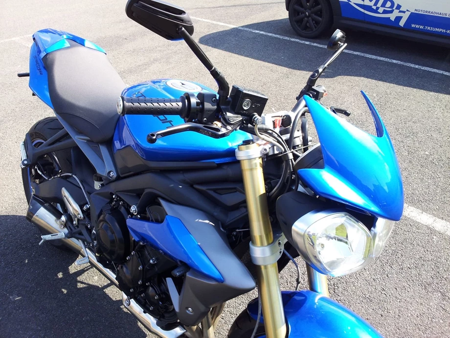 Umbgebautes Motorrad Triumph Street Triple Bild 6: Umbgebautes Motorrad Triumph Street Triple