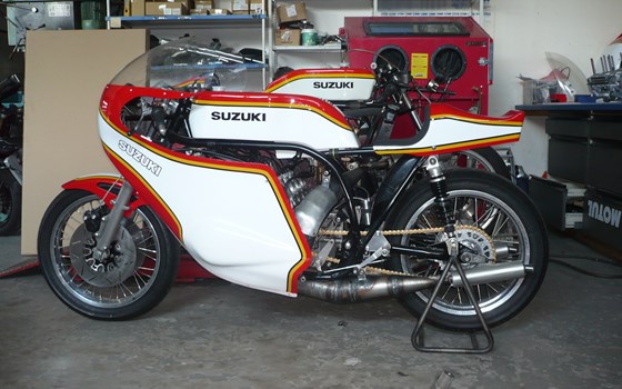Umgebautes Motorrad Suzuki GT 750 von Reimo-Reinhard Motorrad GmbH - Bild 7 Umgebautes Motorrad Suzuki GT 750 von Reimo-Reinhard Motorrad GmbH - Bild 7