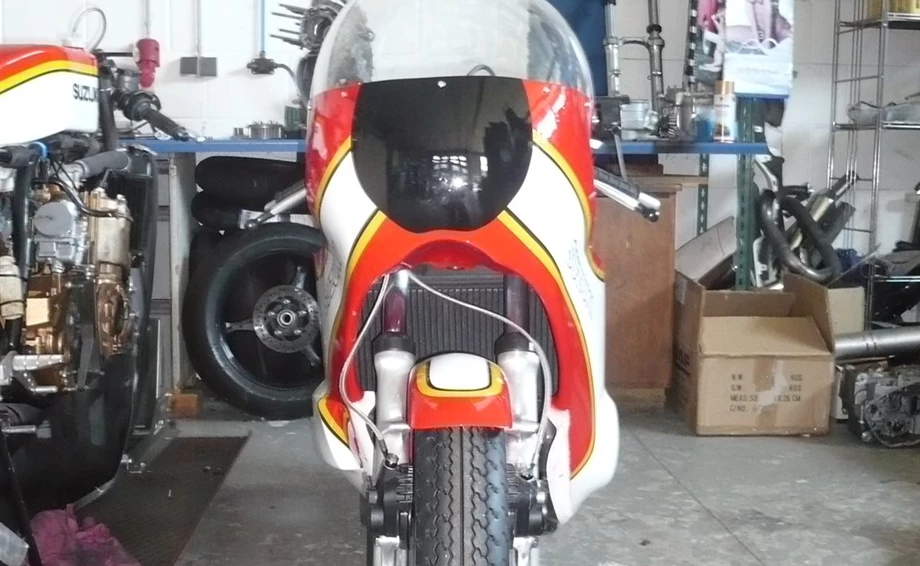 Umbgebautes Motorrad Suzuki GT 750 Bild 8: Umbgebautes Motorrad Suzuki GT 750