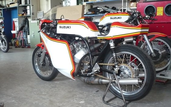 Umgebautes Motorrad Suzuki GT 750 von Reimo-Reinhard Motorrad GmbH - Bild 9 Umgebautes Motorrad Suzuki GT 750 von Reimo-Reinhard Motorrad GmbH - Bild 9