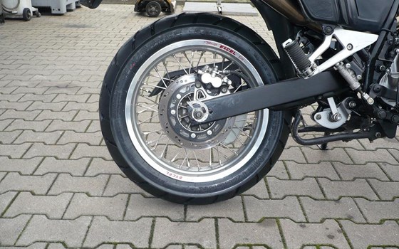 Umgebautes Motorrad Suzuki DR 800 S von Reimo-Reinhard Motorrad GmbH - Bild 3 Umgebautes Motorrad Suzuki DR 800 S von Reimo-Reinhard Motorrad GmbH - Bild 3