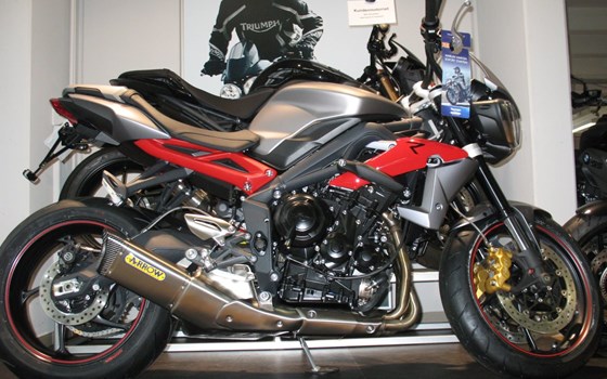 Umgebautes Motorrad Triumph Street Triple 675 R von Becker-Tiemann Motorrad GmbH & Co. KG - Bild 1 Umgebautes Motorrad Triumph Street Triple 675 R von Becker-Tiemann Motorrad GmbH & Co. KG - Bild 1