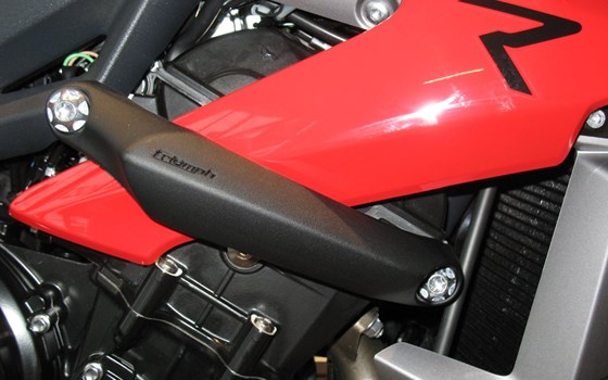 Umgebautes Motorrad Triumph Street Triple 675 R von Becker-Tiemann Motorrad GmbH & Co. KG - Bild 5 Umgebautes Motorrad Triumph Street Triple 675 R von Becker-Tiemann Motorrad GmbH & Co. KG - Bild 5