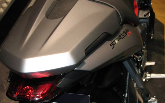 Umgebautes Motorrad Triumph Street Triple 675 R von Becker-Tiemann Motorrad GmbH & Co. KG - Bild 6 Umgebautes Motorrad Triumph Street Triple 675 R von Becker-Tiemann Motorrad GmbH & Co. KG - Bild 6