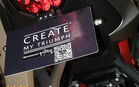 Umgebautes Motorrad Triumph Street Triple 675 R von Becker-Tiemann Motorrad GmbH & Co. KG - Bild 7 Umgebautes Motorrad Triumph Street Triple 675 R von Becker-Tiemann Motorrad GmbH & Co. KG - Bild 7