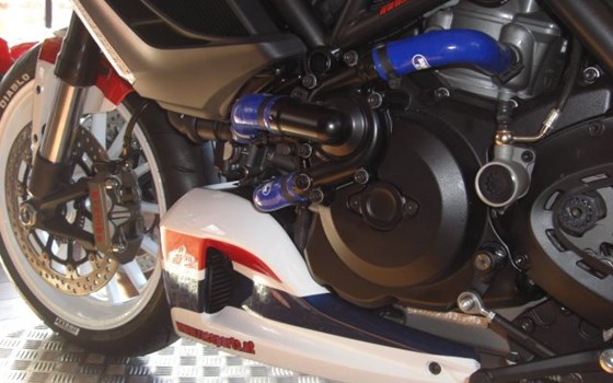 Umgebautes Motorrad Ducati Diavel 1200 von Braunbart Heribert Kilian GmbH - DUCATI SALZBURG - Bild 9 Umgebautes Motorrad Ducati Diavel 1200 von Braunbart Heribert Kilian GmbH - DUCATI SALZBURG - Bild 9