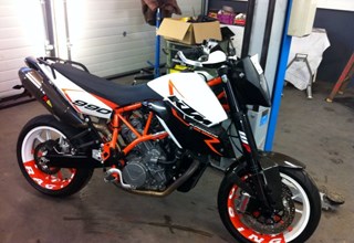 KTM 990 Supermoto R KTM 990 Supermoto R