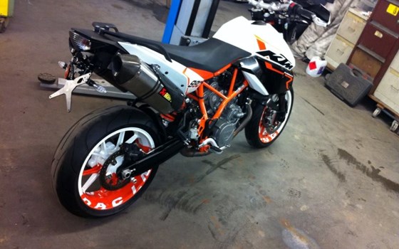 Umgebautes Motorrad KTM 990 Supermoto R von 990SMR - Bild 2 Umgebautes Motorrad KTM 990 Supermoto R von 990SMR - Bild 2
