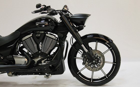 Umgebautes Motorrad Victory Cross Roads von SMC-Styrian Motor Cycle - Bild 1 Umgebautes Motorrad Victory Cross Roads von SMC-Styrian Motor Cycle - Bild 1