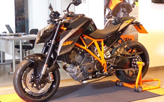 Umgebautes Motorrad KTM 1290 Super Duke R von Zweirad Graß - Bild 2 Umgebautes Motorrad KTM 1290 Super Duke R von Zweirad Graß - Bild 2