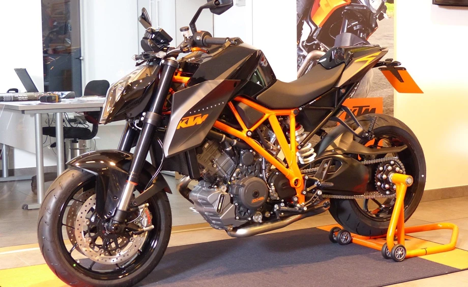 Umbgebautes Motorrad KTM 1290 Super Duke R Bild 2: Umbgebautes Motorrad KTM 1290 Super Duke R